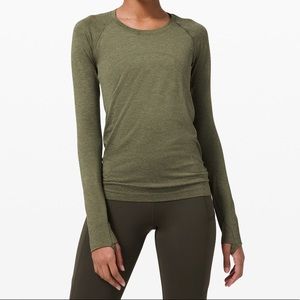 Green Lulu Swiftly Tech Long sleeve | Size 6
